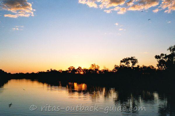 Beautiful sunset on the Thomson River in Longreach