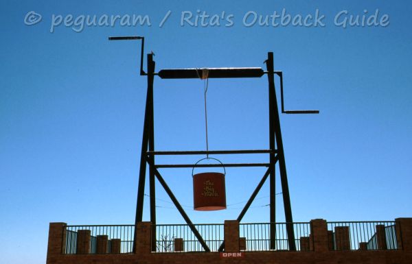 A huge winch on top of a hill in Coober Pedy