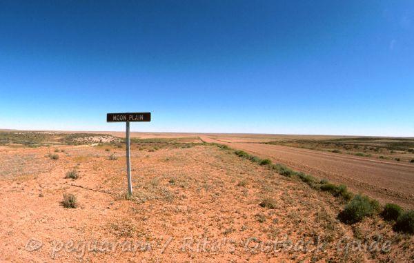 The great nothing - the flat moon plain